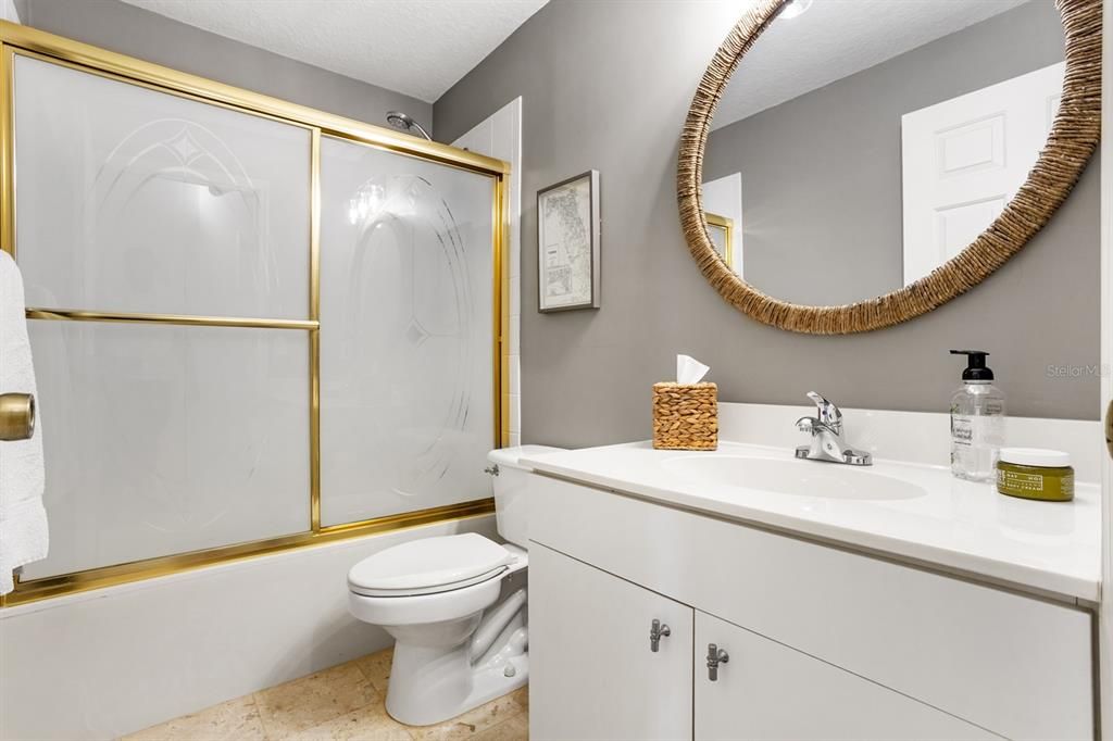 На продажу: $319,900 (3 спален, 2 ванн, 1897 Квадратных фут)