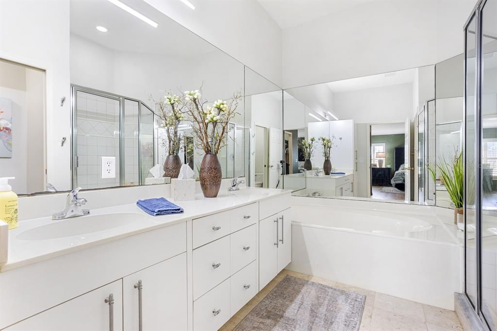 На продажу: $319,900 (3 спален, 2 ванн, 1897 Квадратных фут)