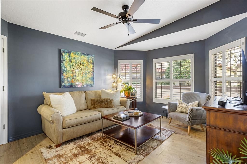 На продажу: $319,900 (3 спален, 2 ванн, 1897 Квадратных фут)