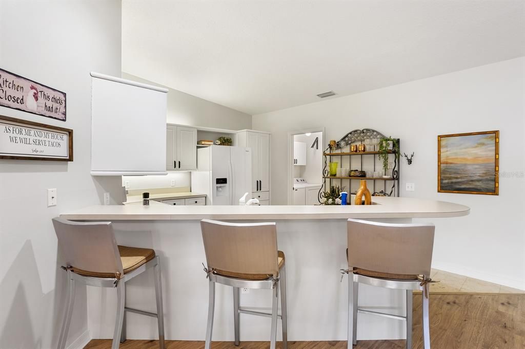 На продажу: $319,900 (3 спален, 2 ванн, 1897 Квадратных фут)