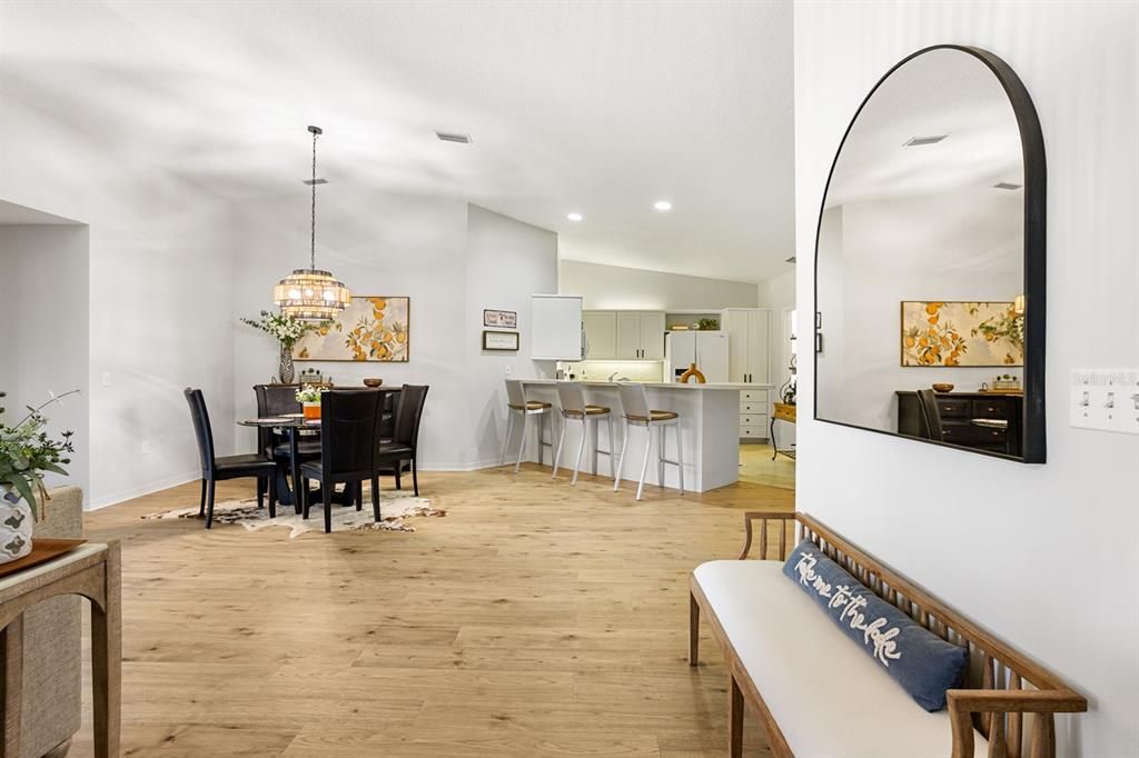 На продажу: $319,900 (3 спален, 2 ванн, 1897 Квадратных фут)