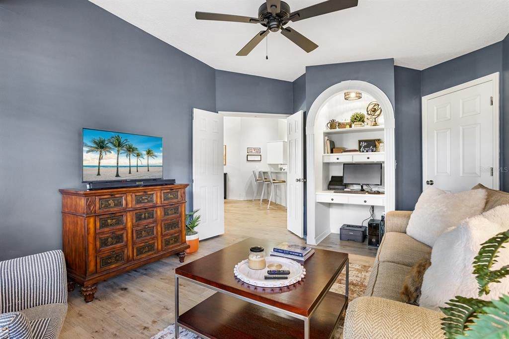 На продажу: $319,900 (3 спален, 2 ванн, 1897 Квадратных фут)