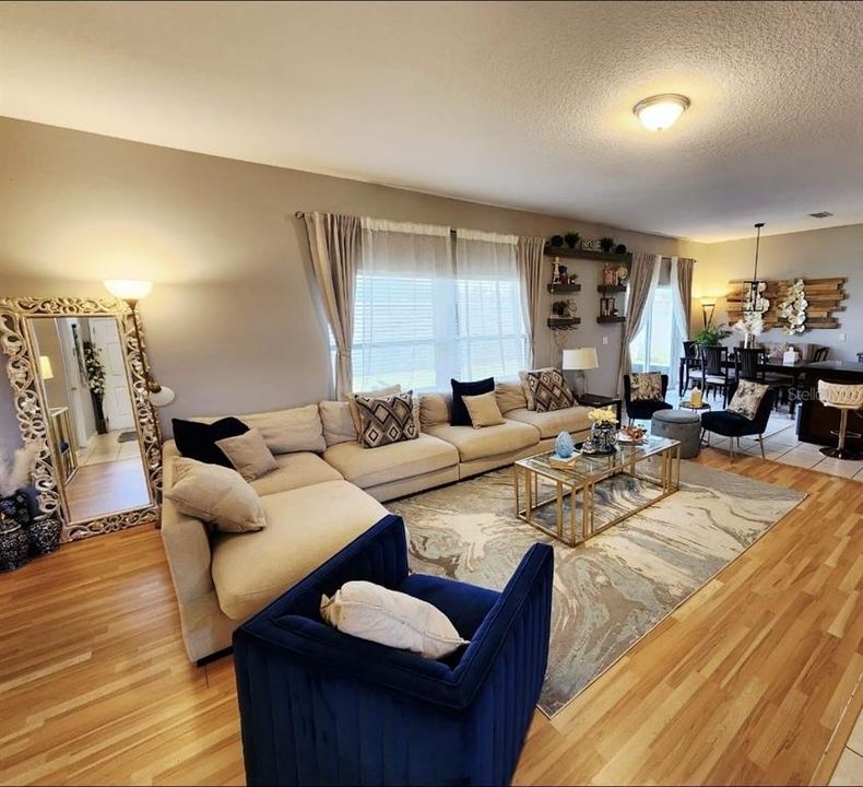 В аренду: $2,350 (3 спален, 2 ванн, 1596 Квадратных фут)