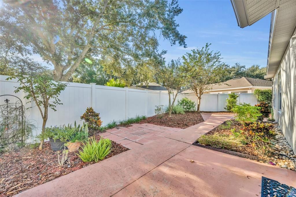 For Sale: $299,000 (2 beds, 2 baths, 1335 Square Feet)