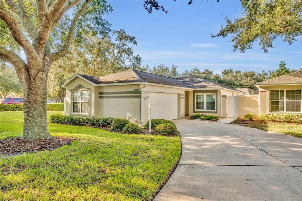 For Sale: $299,000 (2 beds, 2 baths, 1335 Square Feet)