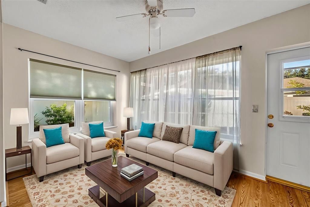 For Sale: $299,000 (2 beds, 2 baths, 1335 Square Feet)