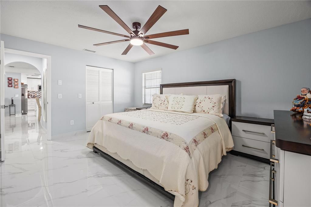 For Sale: $370,000 (3 beds, 2 baths, 1586 Square Feet)