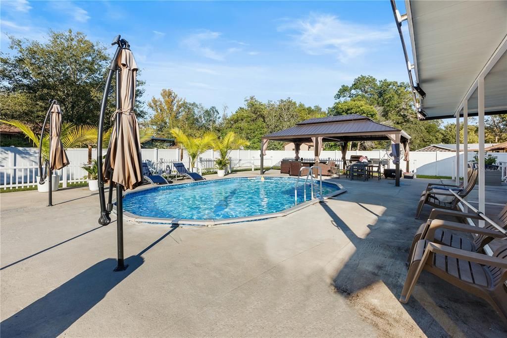 For Sale: $370,000 (3 beds, 2 baths, 1586 Square Feet)