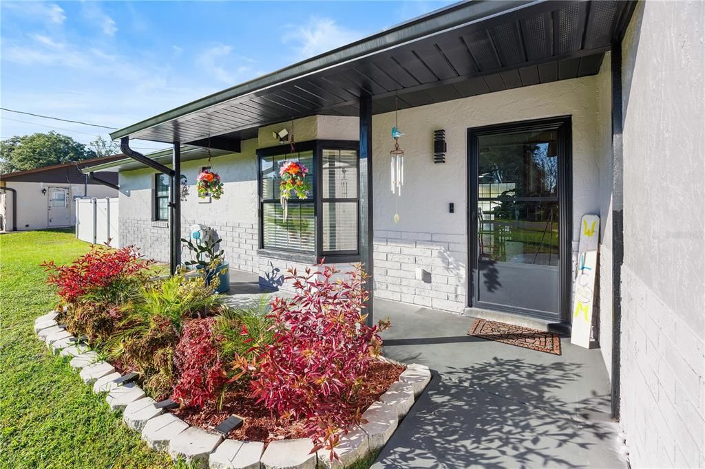 For Sale: $370,000 (3 beds, 2 baths, 1586 Square Feet)