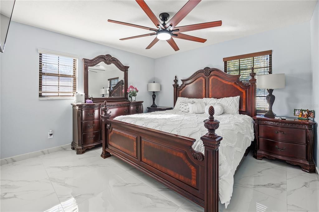 For Sale: $370,000 (3 beds, 2 baths, 1586 Square Feet)