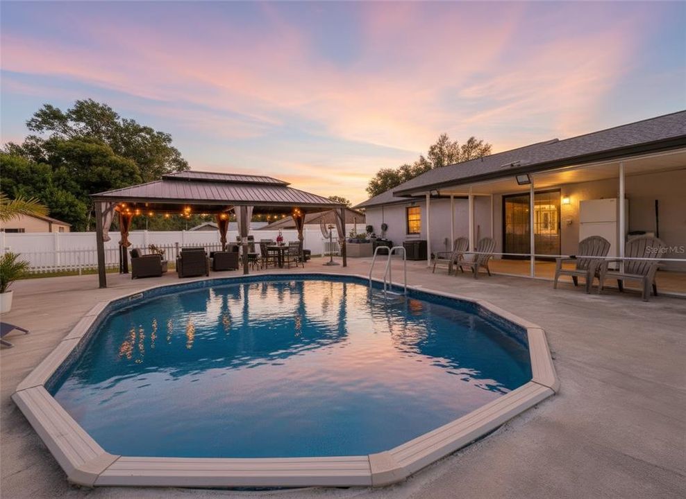 For Sale: $370,000 (3 beds, 2 baths, 1586 Square Feet)