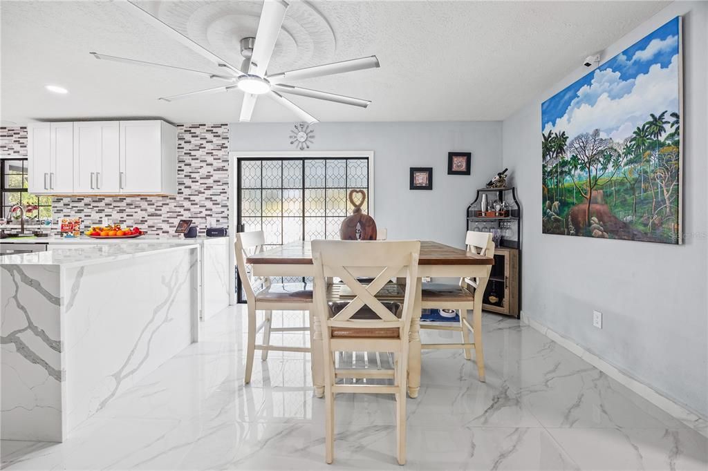 For Sale: $370,000 (3 beds, 2 baths, 1586 Square Feet)