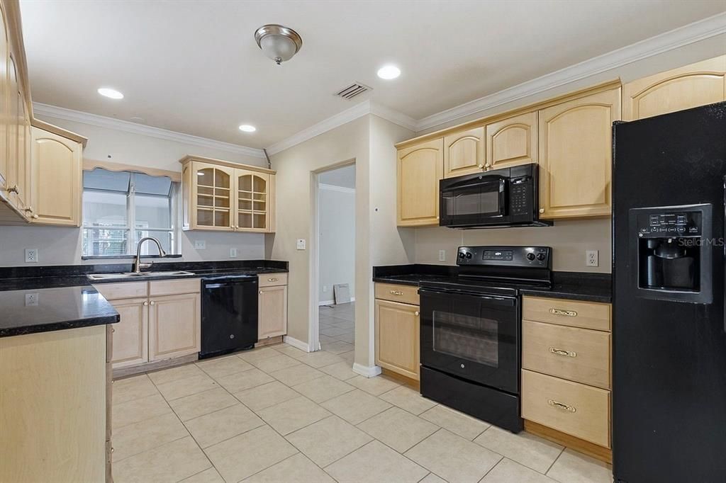 For Sale: $434,900 (4 beds, 2 baths, 2642 Square Feet)