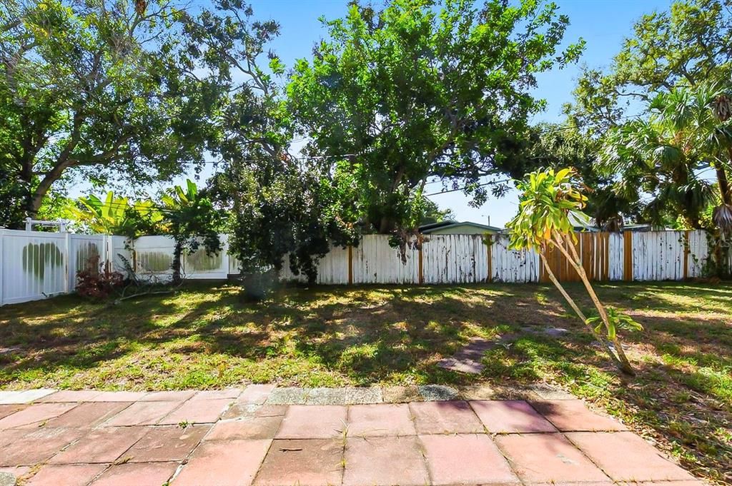 For Sale: $434,900 (4 beds, 2 baths, 2642 Square Feet)