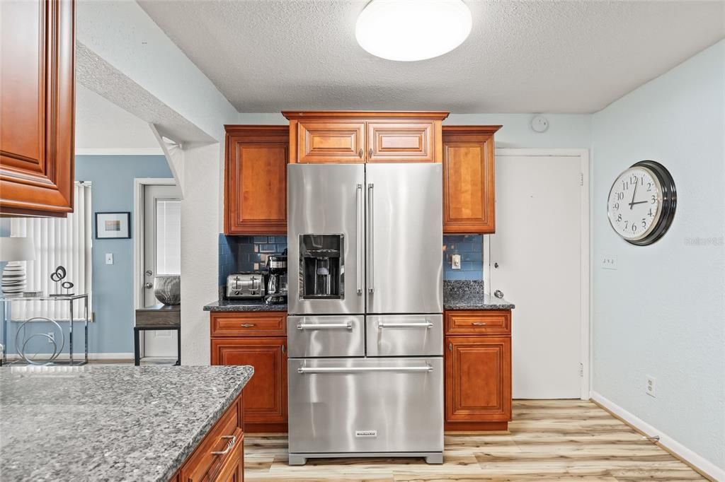 For Sale: $389,500 (2 beds, 2 baths, 1598 Square Feet)