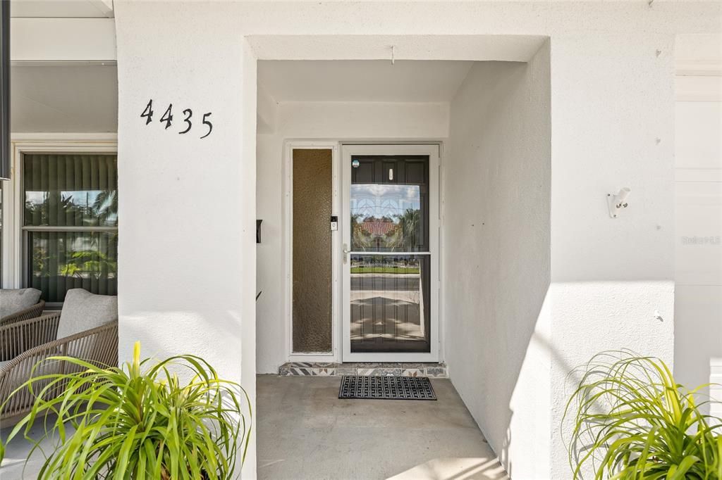 For Sale: $389,500 (2 beds, 2 baths, 1598 Square Feet)
