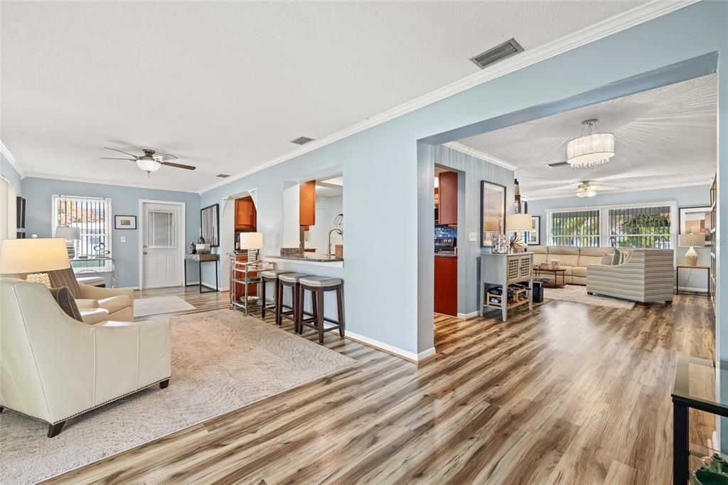 For Sale: $389,500 (2 beds, 2 baths, 1598 Square Feet)