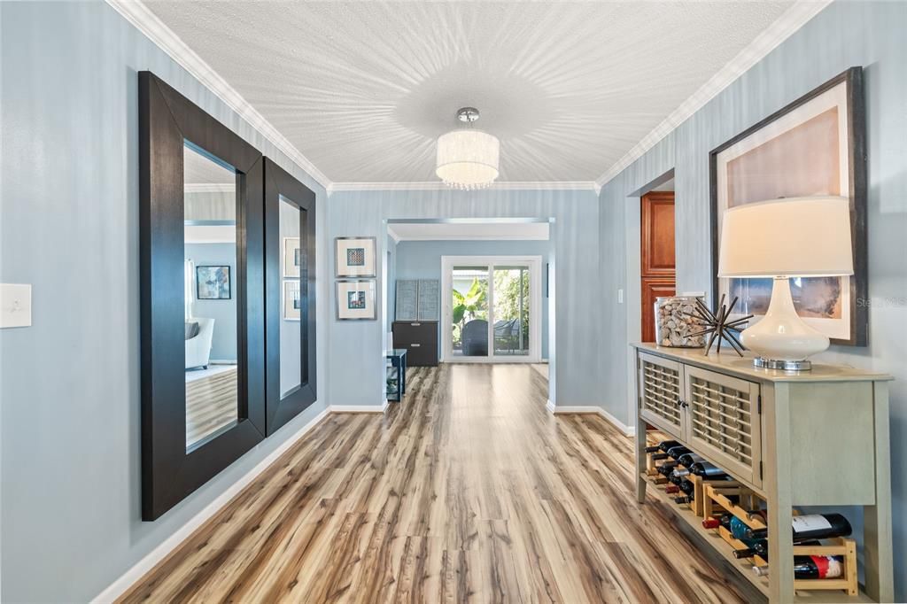 For Sale: $389,500 (2 beds, 2 baths, 1598 Square Feet)