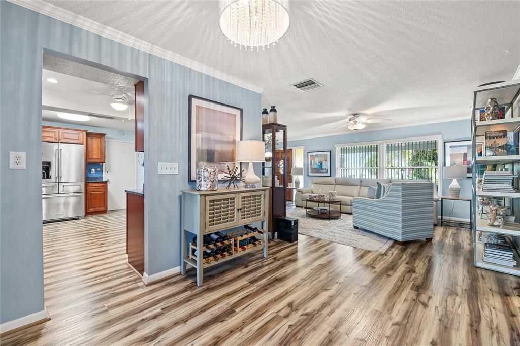 For Sale: $389,500 (2 beds, 2 baths, 1598 Square Feet)