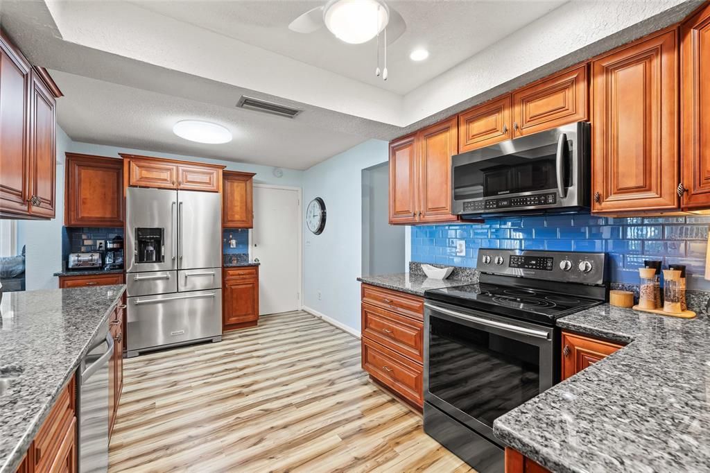 For Sale: $389,500 (2 beds, 2 baths, 1598 Square Feet)