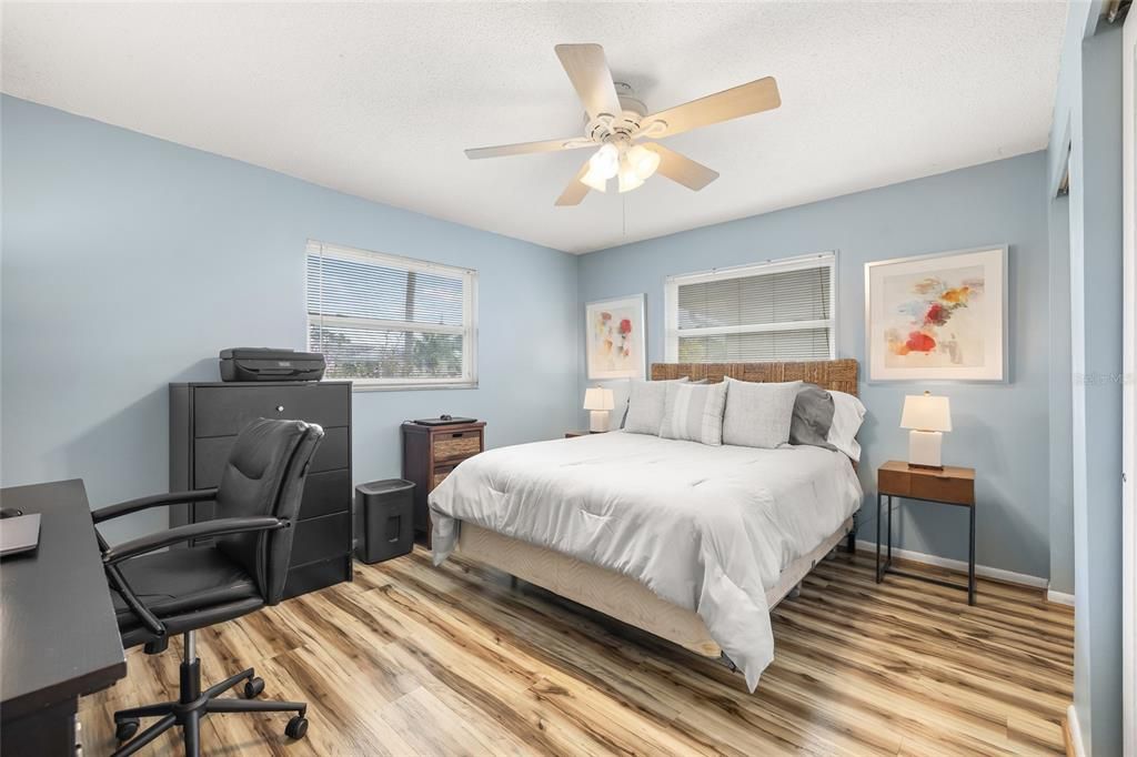 For Sale: $389,500 (2 beds, 2 baths, 1598 Square Feet)