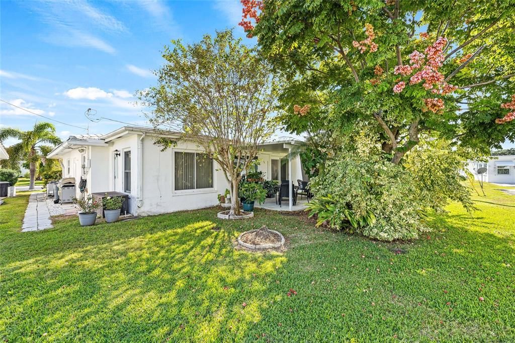 For Sale: $389,500 (2 beds, 2 baths, 1598 Square Feet)