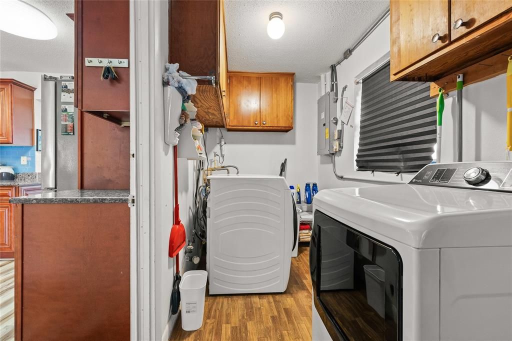 For Sale: $389,500 (2 beds, 2 baths, 1598 Square Feet)