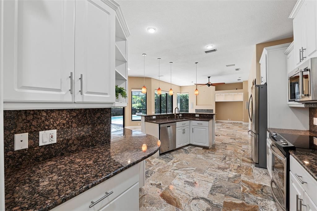 Под контрактом: $1,150,000 (3 спален, 3 ванн, 2760 Квадратных фут)