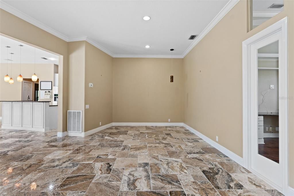 Под контрактом: $1,150,000 (3 спален, 3 ванн, 2760 Квадратных фут)