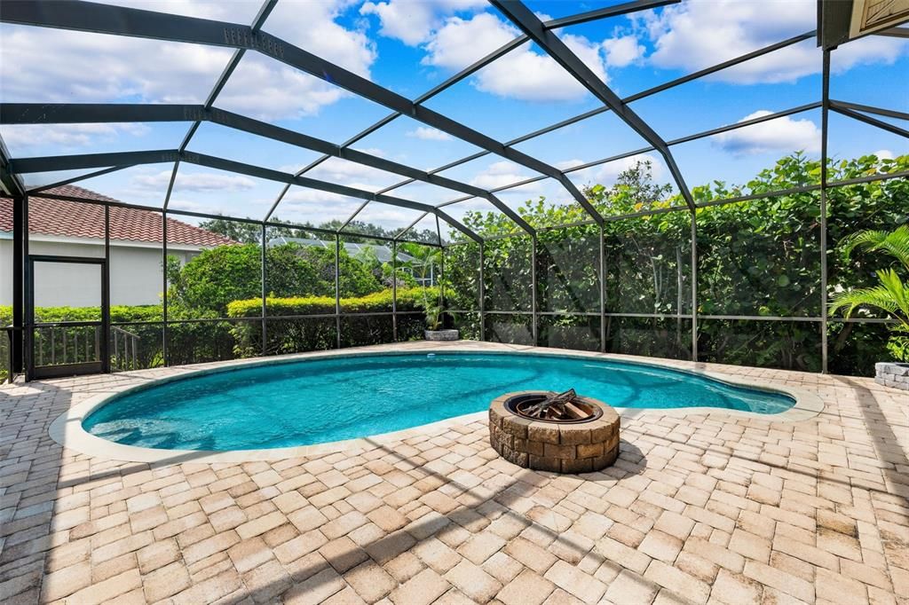 Под контрактом: $1,150,000 (3 спален, 3 ванн, 2760 Квадратных фут)