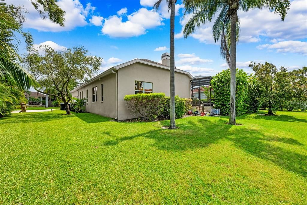 Под контрактом: $1,150,000 (3 спален, 3 ванн, 2760 Квадратных фут)