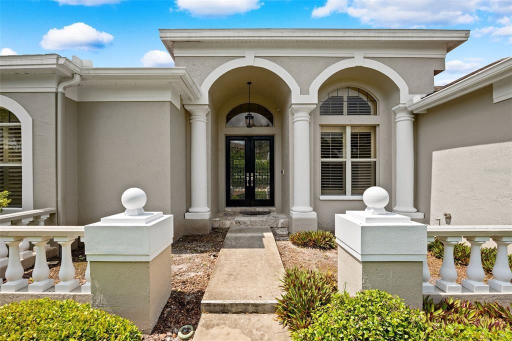 Под контрактом: $1,150,000 (3 спален, 3 ванн, 2760 Квадратных фут)