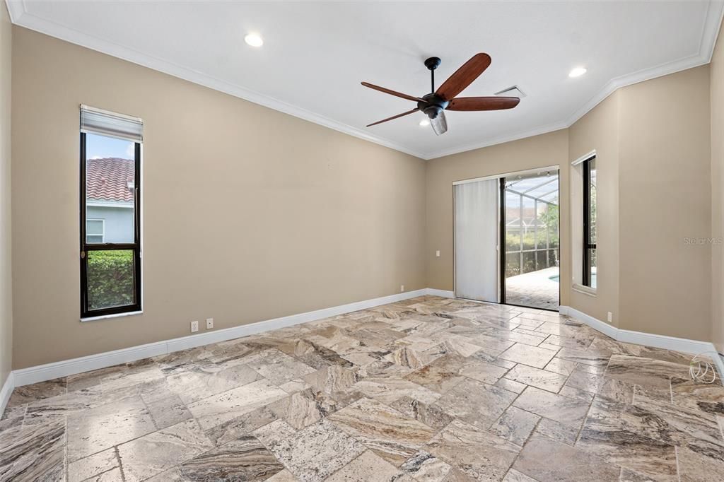 Под контрактом: $1,150,000 (3 спален, 3 ванн, 2760 Квадратных фут)