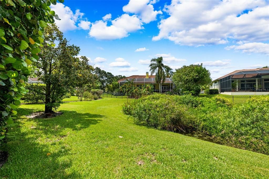 Под контрактом: $1,150,000 (3 спален, 3 ванн, 2760 Квадратных фут)