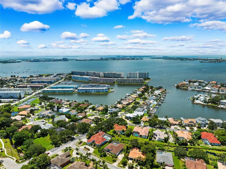 Под контрактом: $1,150,000 (3 спален, 3 ванн, 2760 Квадратных фут)