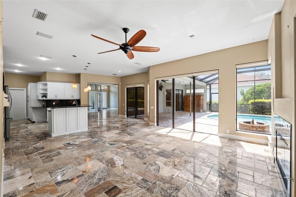 Под контрактом: $1,150,000 (3 спален, 3 ванн, 2760 Квадратных фут)