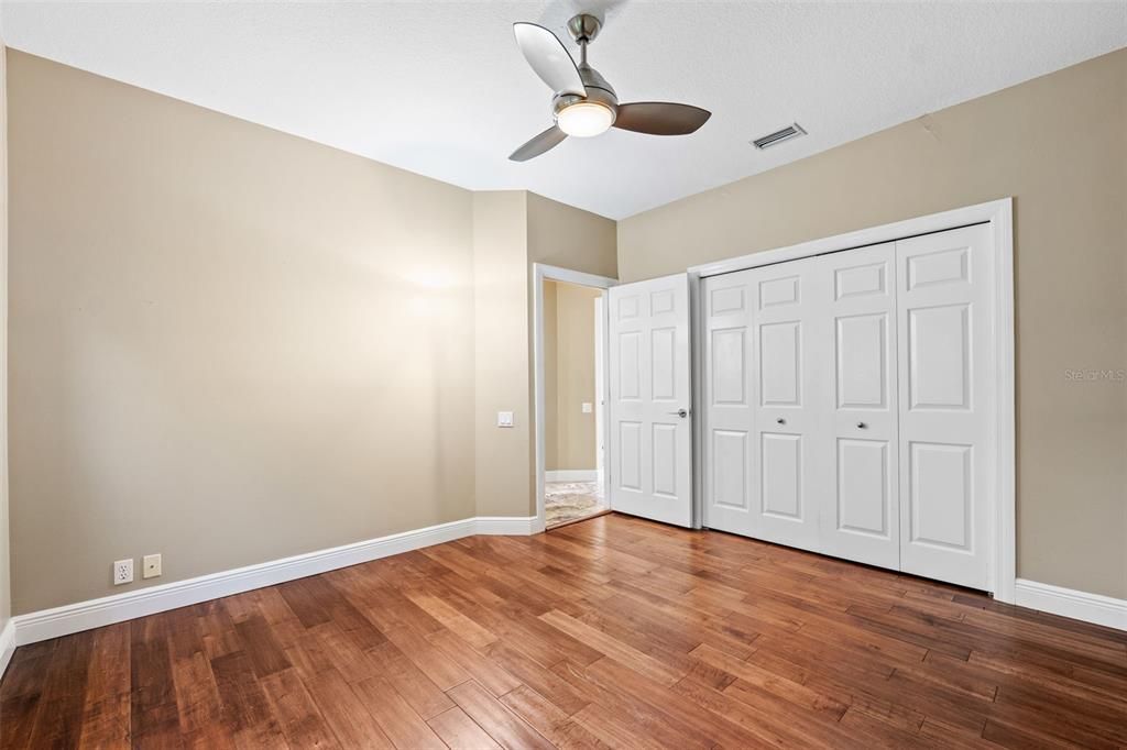 Под контрактом: $1,150,000 (3 спален, 3 ванн, 2760 Квадратных фут)