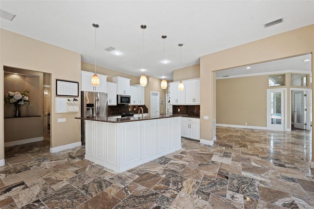 Под контрактом: $1,150,000 (3 спален, 3 ванн, 2760 Квадратных фут)