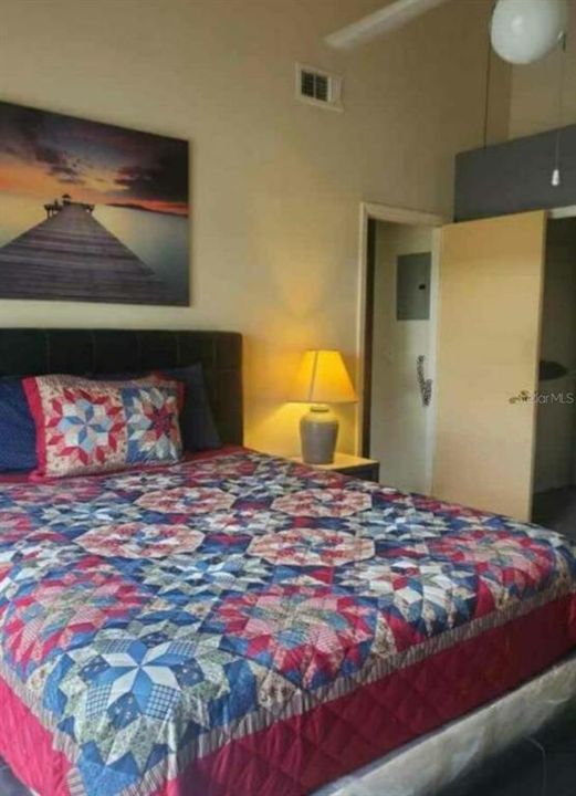 For Sale: $208,500 (2 beds, 2 baths, 1066 Square Feet)