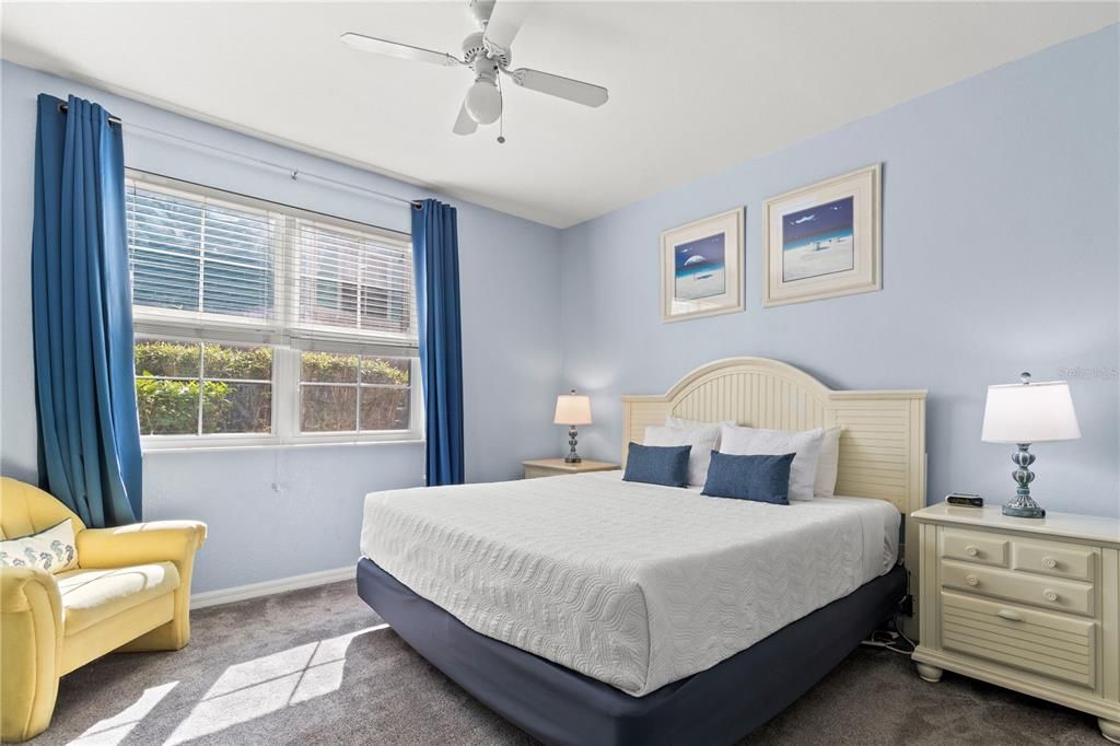 For Sale: $265,000 (2 beds, 2 baths, 1159 Square Feet)