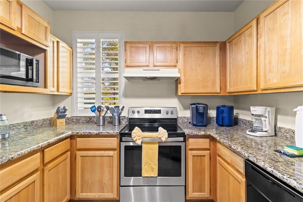 For Sale: $265,000 (2 beds, 2 baths, 1159 Square Feet)