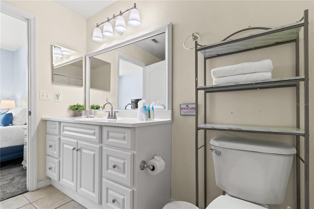 For Sale: $265,000 (2 beds, 2 baths, 1159 Square Feet)