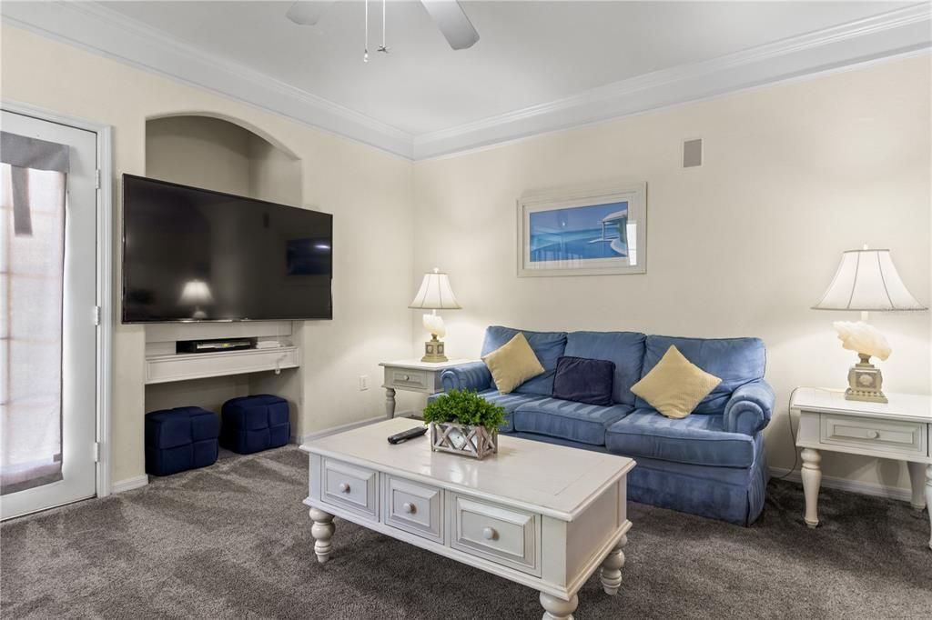 For Sale: $265,000 (2 beds, 2 baths, 1159 Square Feet)