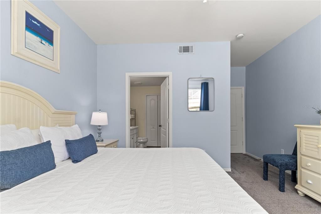 For Sale: $265,000 (2 beds, 2 baths, 1159 Square Feet)