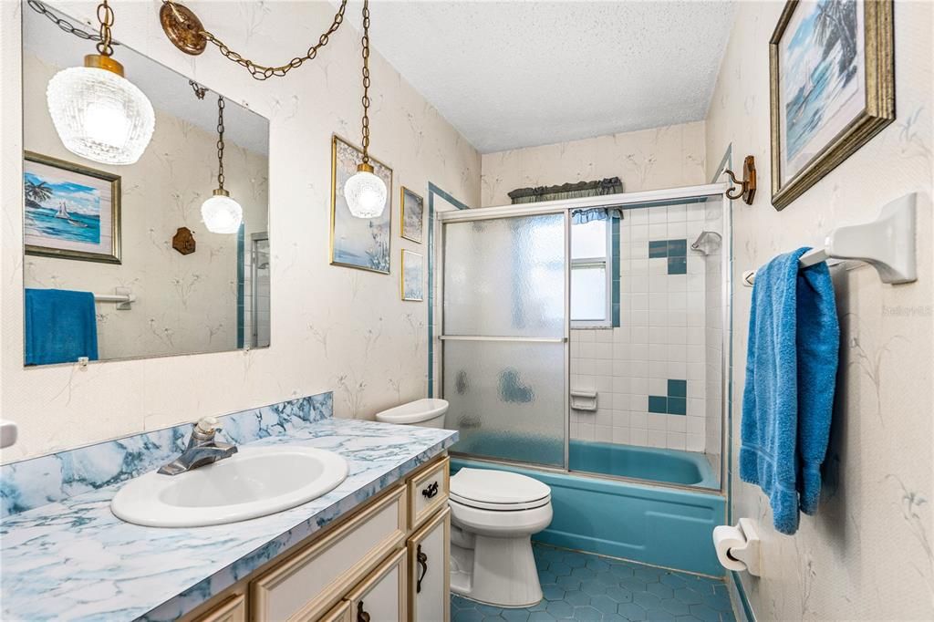 For Sale: $320,000 (3 beds, 2 baths, 1498 Square Feet)