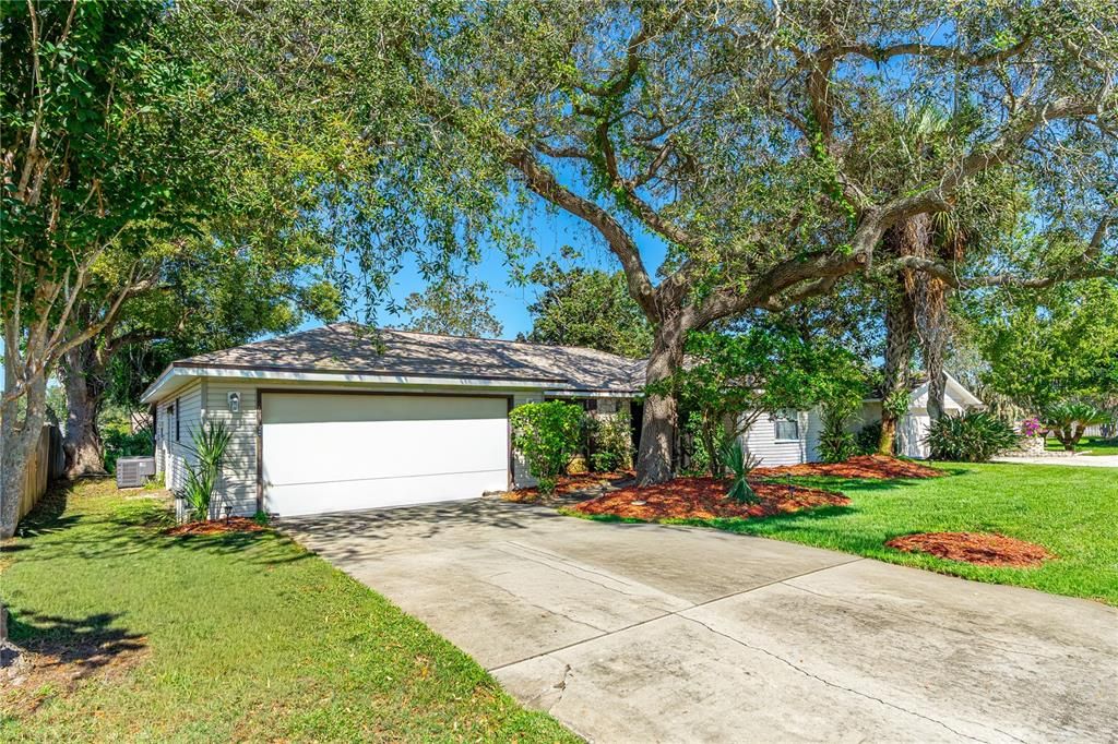 For Sale: $320,000 (3 beds, 2 baths, 1498 Square Feet)