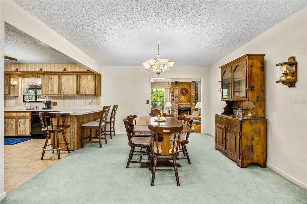 For Sale: $320,000 (3 beds, 2 baths, 1498 Square Feet)