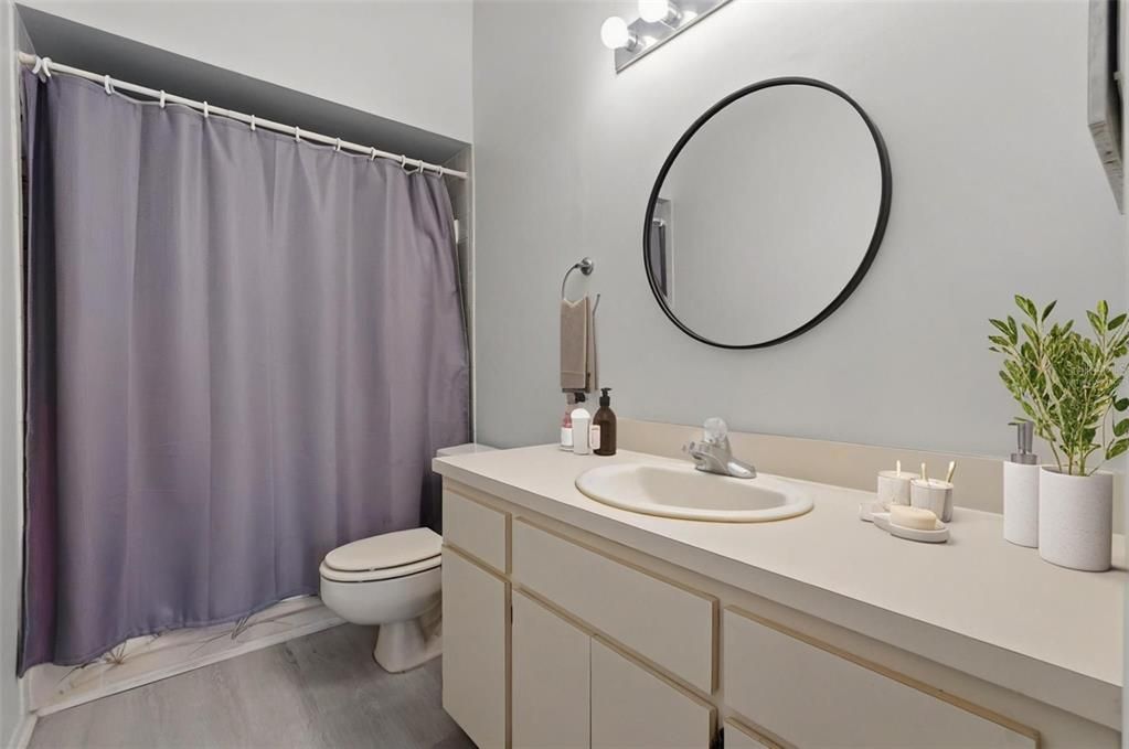 For Sale: $205,000 (2 beds, 2 baths, 1045 Square Feet)