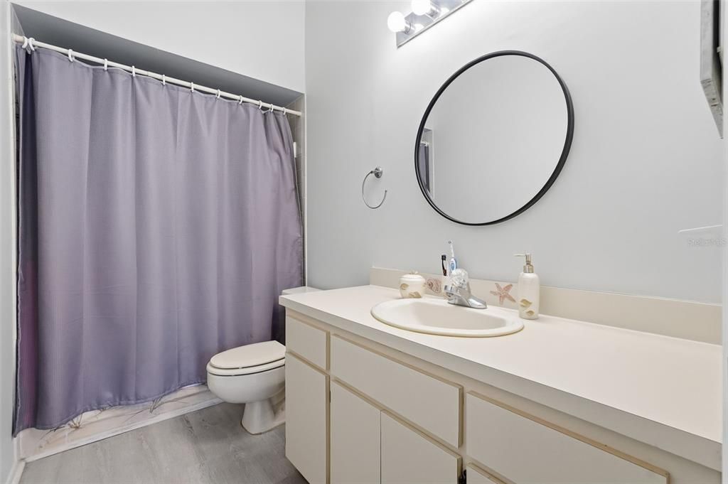 For Sale: $205,000 (2 beds, 2 baths, 1045 Square Feet)