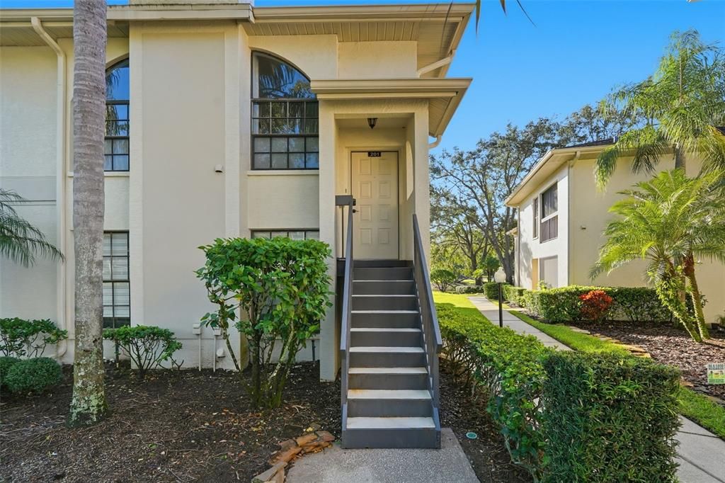 For Sale: $205,000 (2 beds, 2 baths, 1045 Square Feet)